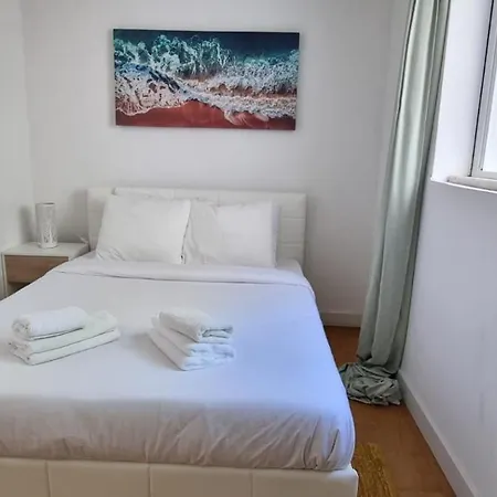 Oeiras Beach Guest House Оэйраш