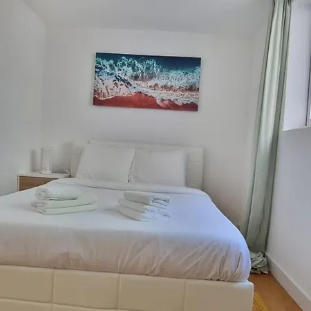 Oeiras Beach Guest House Quarto em Acomodações Particulares