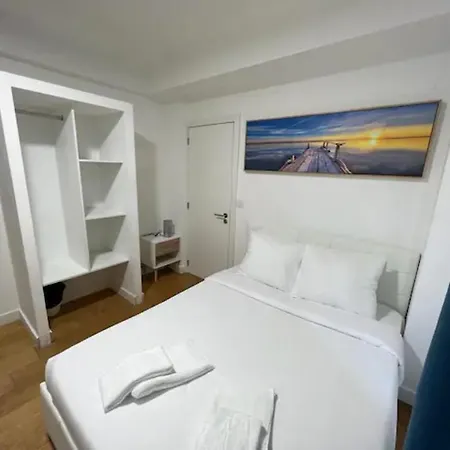 Oeiras Beach Guest House Проживание в семье *