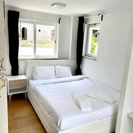 Проживание в семье Oeiras Beach Guest House *