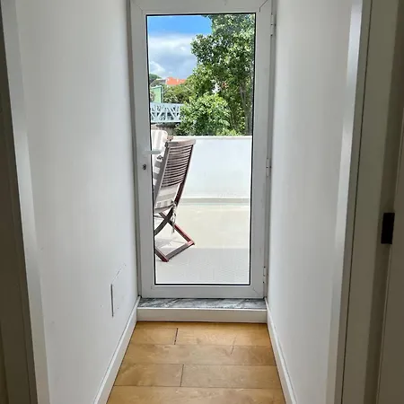 Oeiras Beach Guest House * Оэйраш