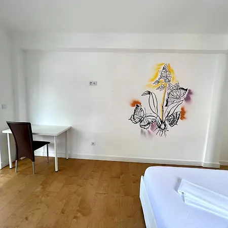 Oeiras Beach Guest House Проживание в семье Оэйраш
