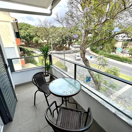 Проживание в семье Oeiras Beach Guest House Оэйраш