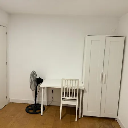 Проживание в семье Oeiras Beach Guest House Оэйраш