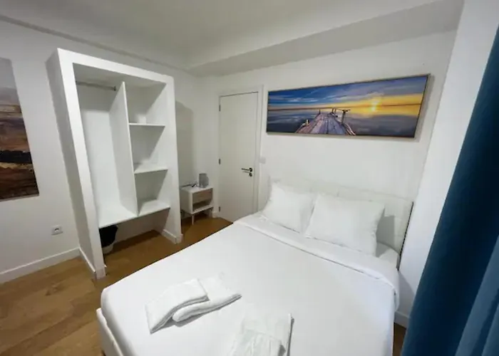 Oeiras Beach Guest House ホームステイ *