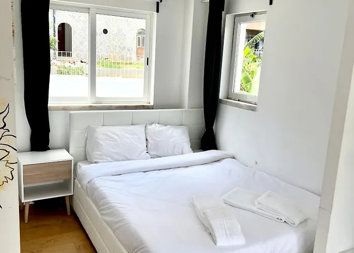 ホームステイ Oeiras Beach Guest House *