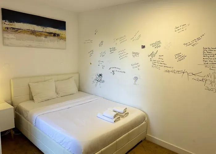 ホームステイ Oeiras Beach Guest House オエイラス